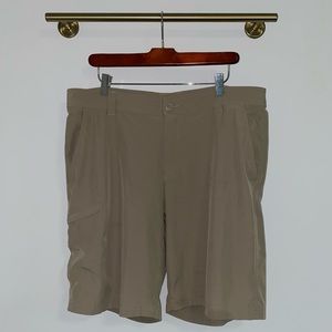 Khaki Columbia Shorts Size 36